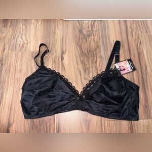 Full Figure Black Lacey Bra Vintage NWT Deadstock 42D No Padding/Wire RN 97376